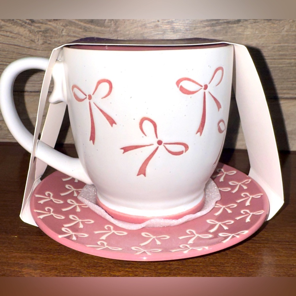 Super Cute Pink Bows 🎀 🎀 Mug And Saucer Set - NEW